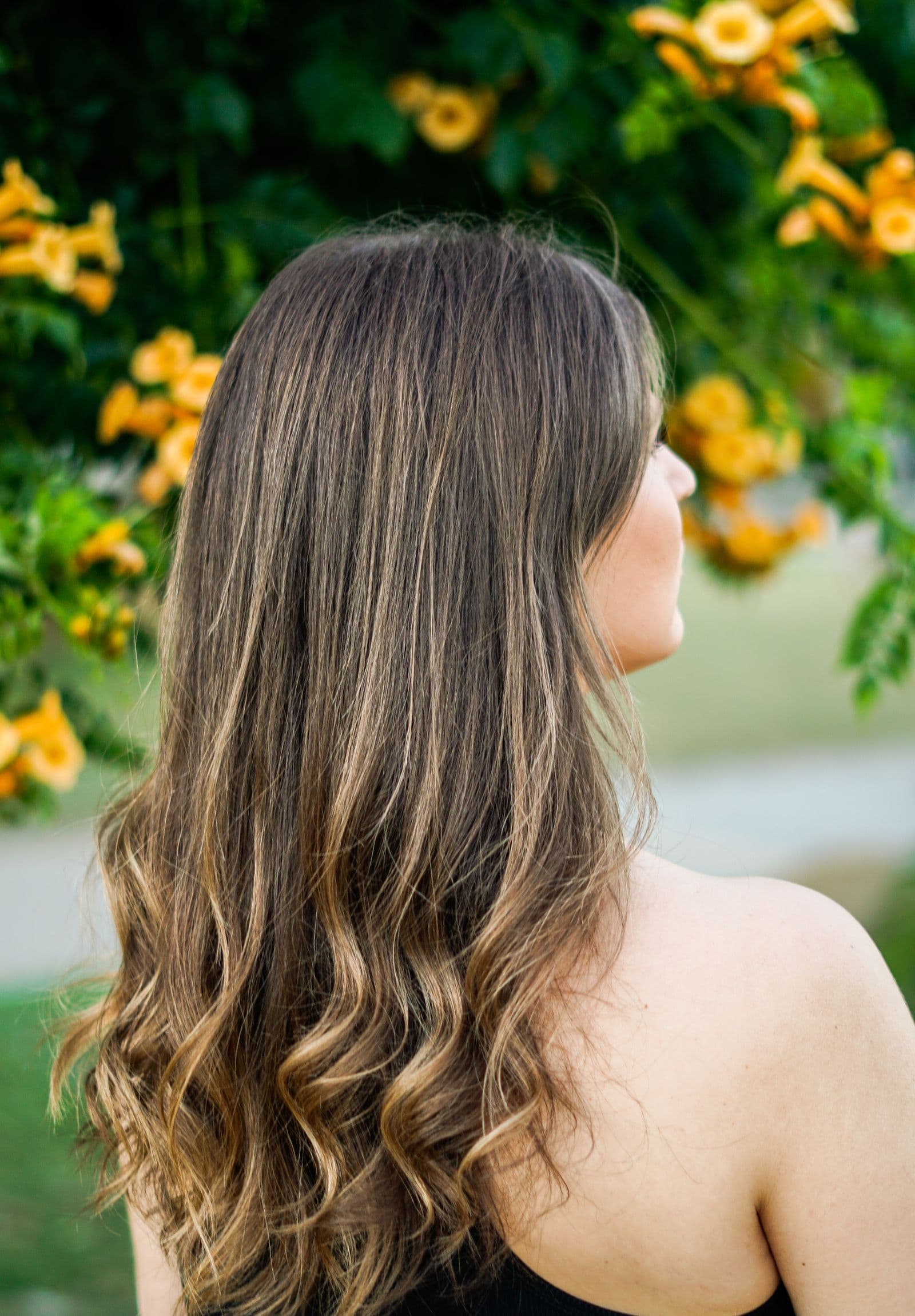 Comparison of balayage and foil highlight placement